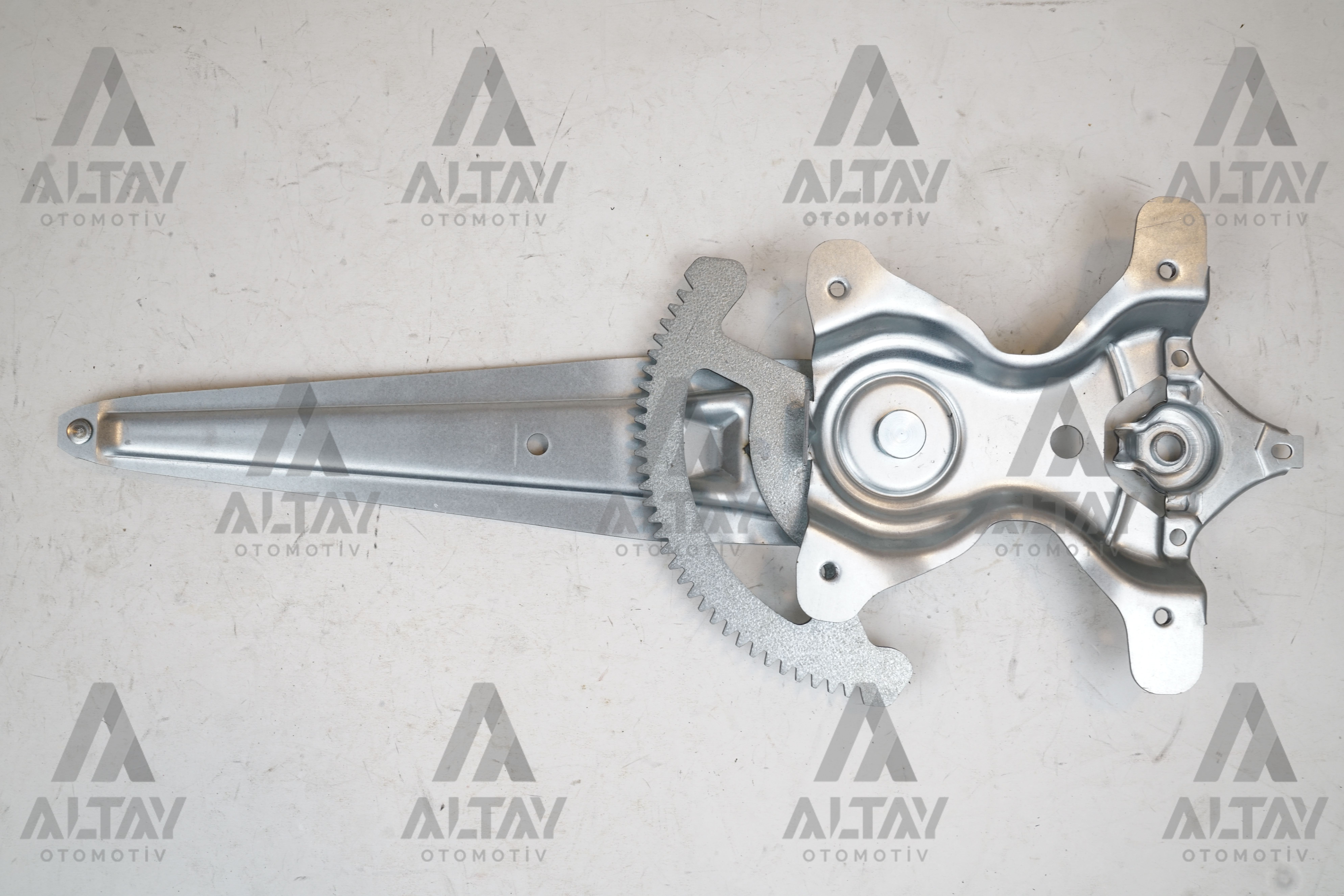 Toyota RAV4 Sol Arka Cam Krikosu Toyota RAV4 Sol Arka Cam Krikosu